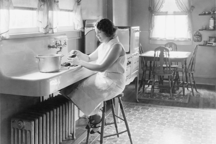 American kitchen in the 1900's